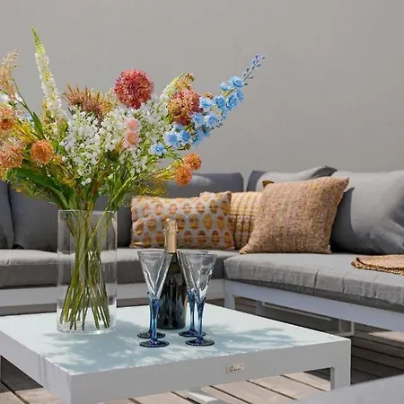 Unique With 4 Bedrooms Near The Beach! T100 Дом отдыха *