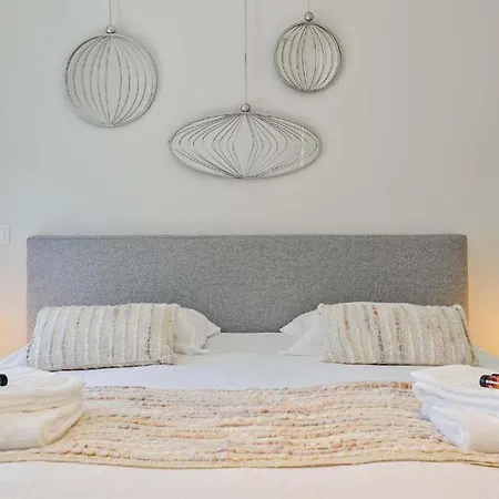 Holiday home Unique With 4 Bedrooms Near The Beach! T100 *