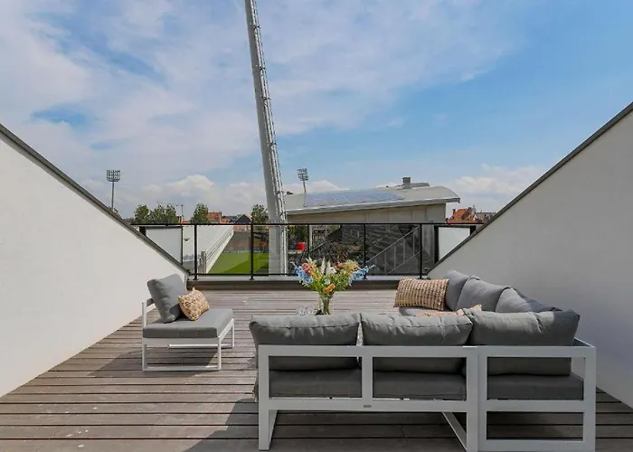 Unique With 4 Bedrooms Near The Beach! T100