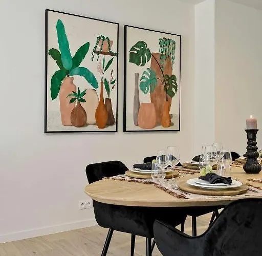 Unique With 4 Bedrooms Near The Beach! T100