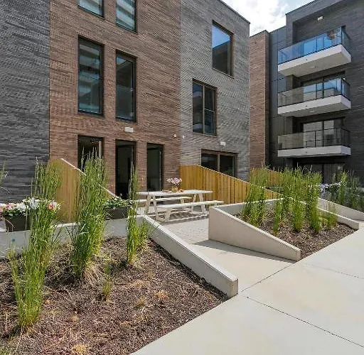 Unique With 4 Bedrooms Near The Beach! T100 *