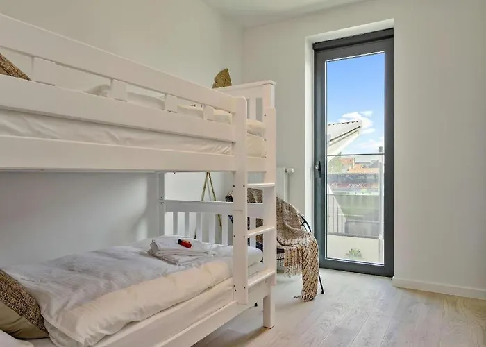 Unique With 4 Bedrooms Near The Beach! T100