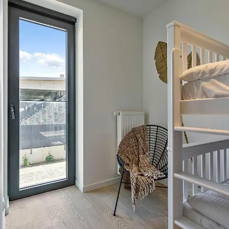 Ferienhaus Unique With 4 Bedrooms Near The Beach! T100 *