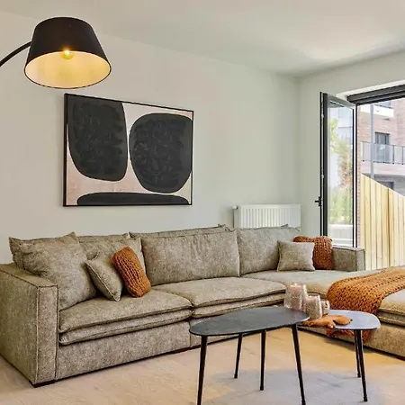 Unique With 4 Bedrooms Near The Beach! T100 Ferienhaus